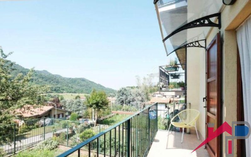 Pontida Porzione di casa terra/tetto con giardino Pontida