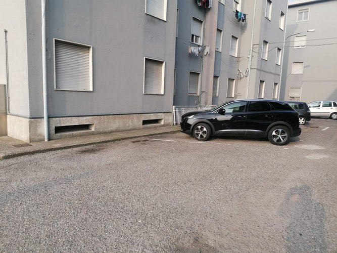 APPARTAMENTO AL PIANO TERRA CON POSTO AUTO E CANTINA