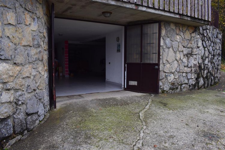 Aviatico ottimo indipendente trilocale con ampie terrazze, cantina e box Aviatico