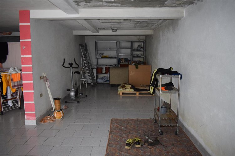 Aviatico ottimo indipendente trilocale con ampie terrazze, cantina e box Aviatico