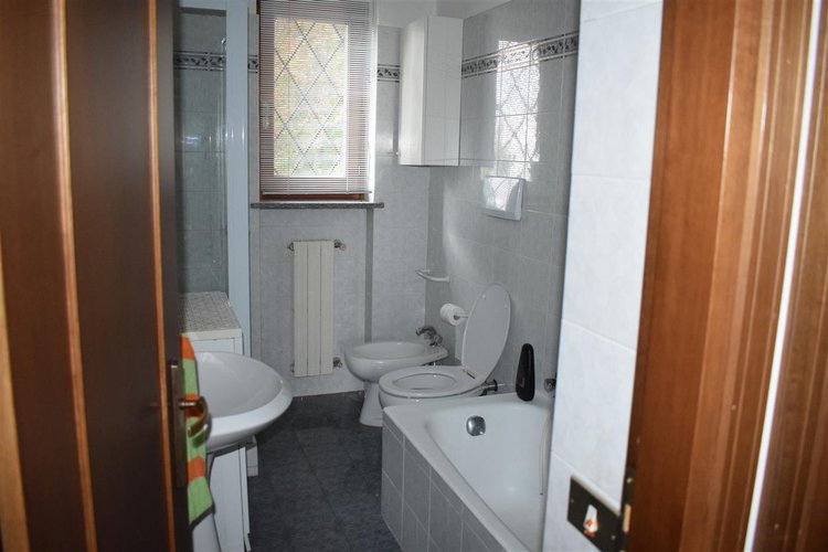 Aviatico ottimo indipendente trilocale con ampie terrazze, cantina e box Aviatico