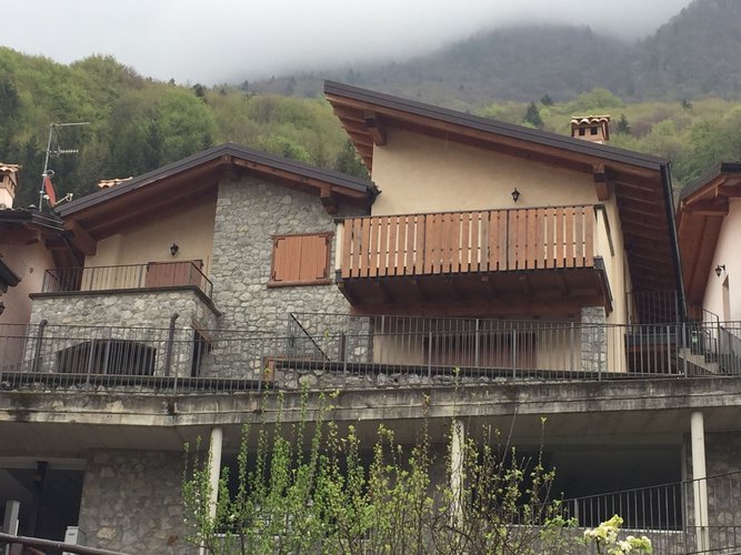 VILLINO MONTANO CON PIETRA A VISTA!