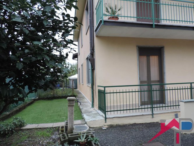 Ambivere ampio bilocale Ambivere