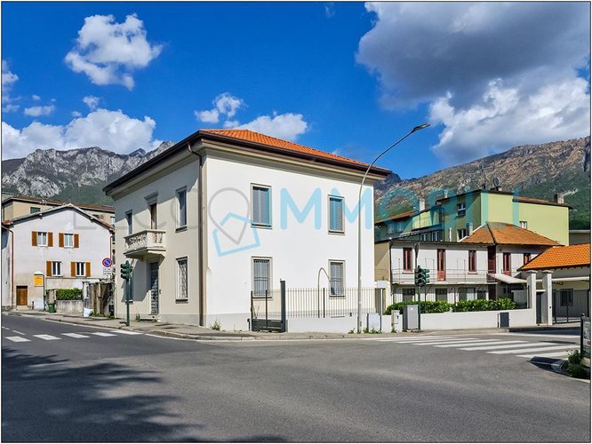 CASA LIBERTY INDIPENDENTE CON TERRAZZO Lecco