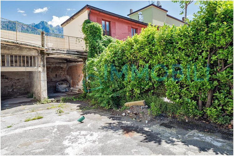 CASA LIBERTY INDIPENDENTE CON TERRAZZO Lecco