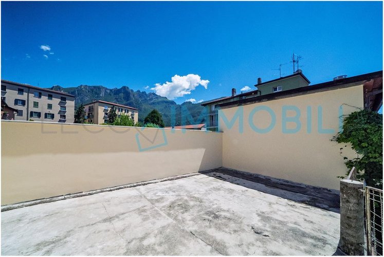 CASA LIBERTY INDIPENDENTE CON TERRAZZO Lecco