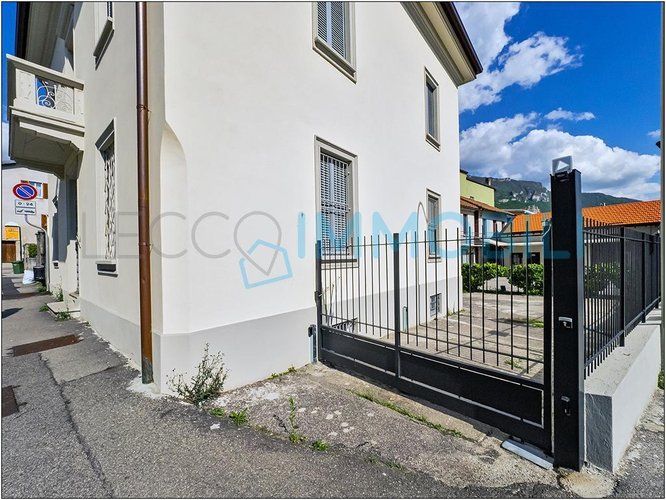 CASA LIBERTY INDIPENDENTE CON TERRAZZO Lecco