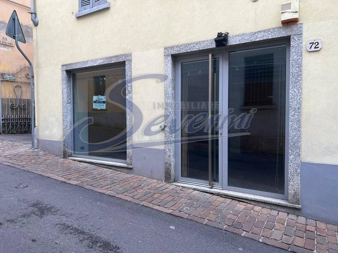 Locale Commerciale Como