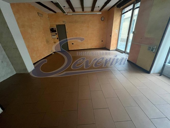 Locale Commerciale Como