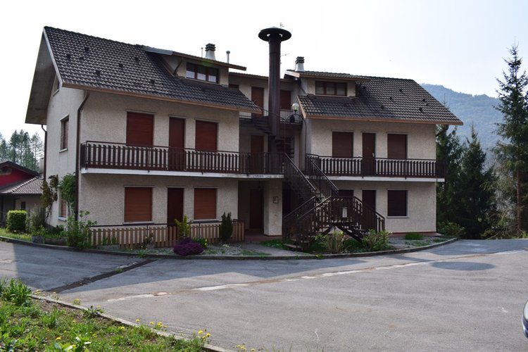 Serina Bagnella, trilocale indipendente con favolosa terrazza e box auto