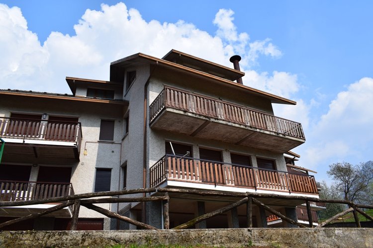 Serina Bagnella, trilocale indipendente con favolosa terrazza e box auto Serina