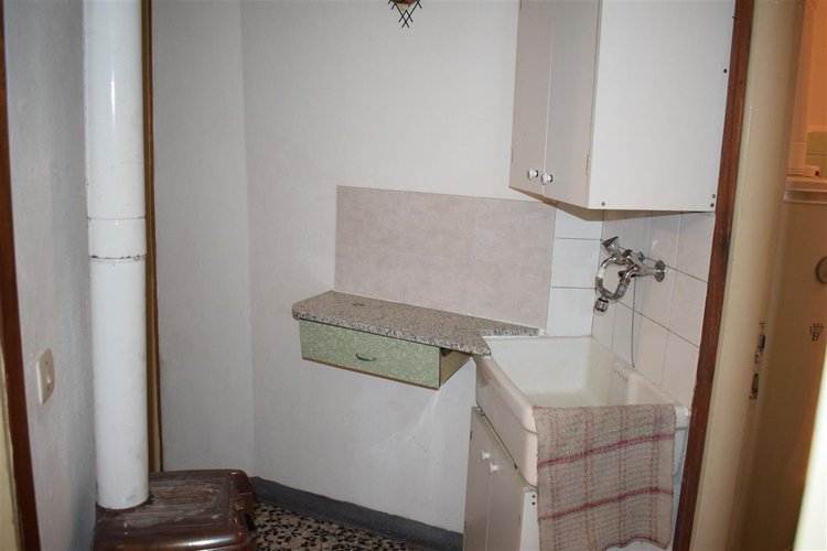 Serina centralissima e strategica, ottima soluzione su tre livelli con cantina e corte esclusiva Serina