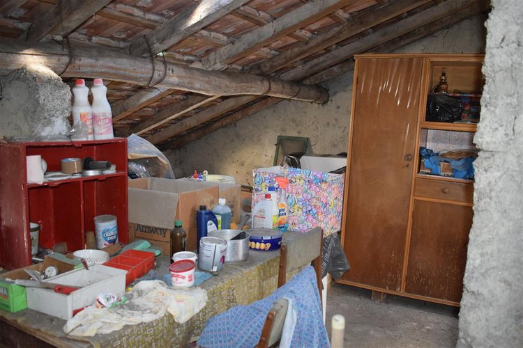 Serina centralissima e strategica, ottima soluzione su tre livelli con cantina e corte esclusiva Serina