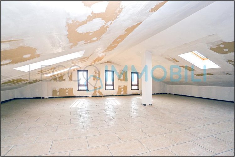 QUADRILOCALE SU DUE LIVELLI Civate