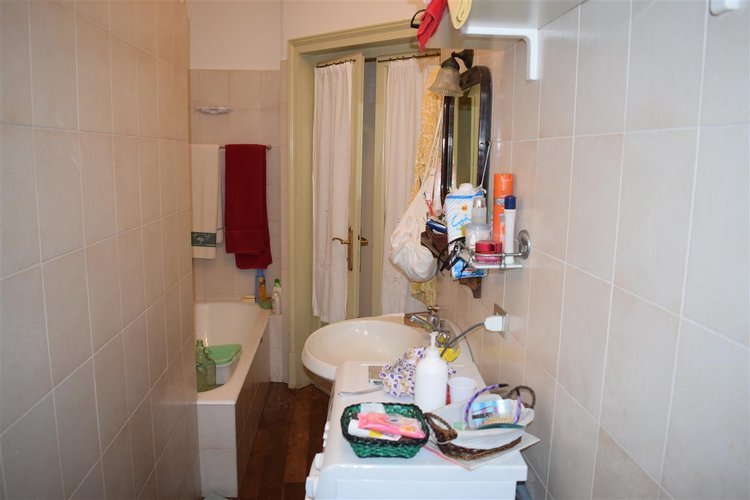 Oltre il Colle zona esclusiva, in parco secolare, trilocale con camino, cantina e box Oltre il Colle