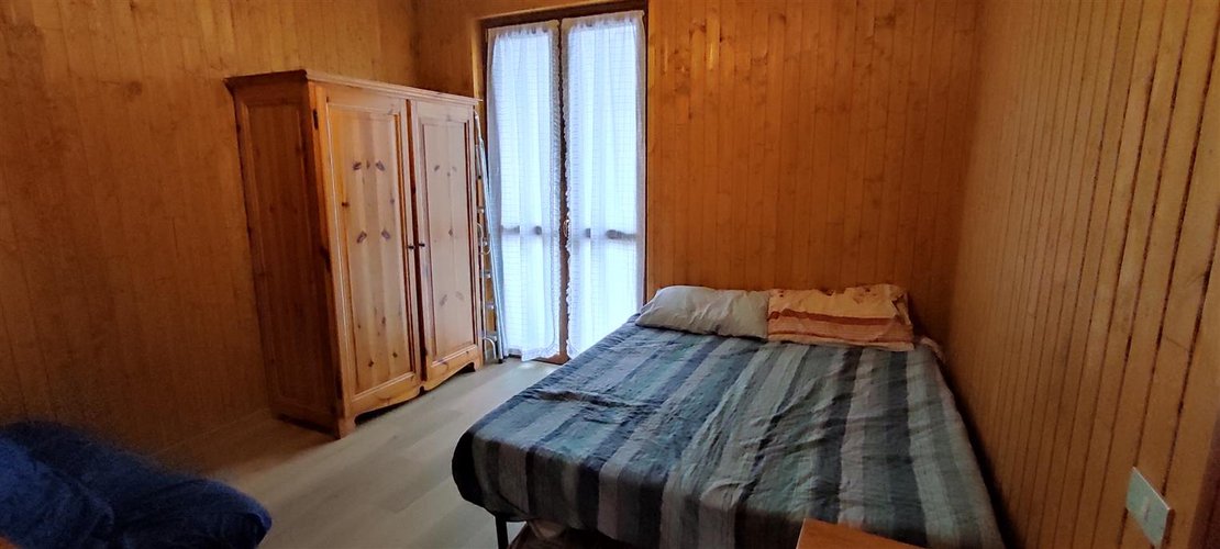 Zogno mt. 1000, in posizione assolata e magnifica, bilocale con balconata panoramica e camino Zogno