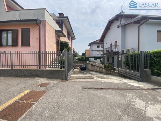 Negozio - Rif. 2548 Orio al Serio