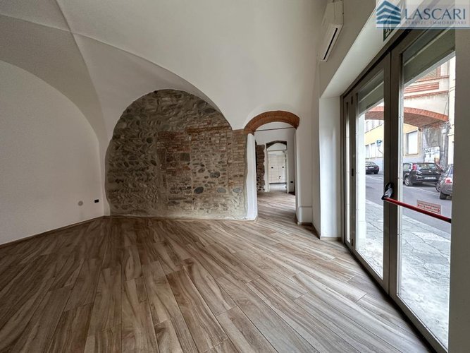 Negozio - Rif. 2550 Alzano Lombardo