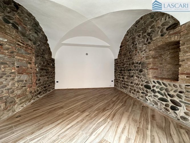 Negozio - Rif. 2550 Alzano Lombardo