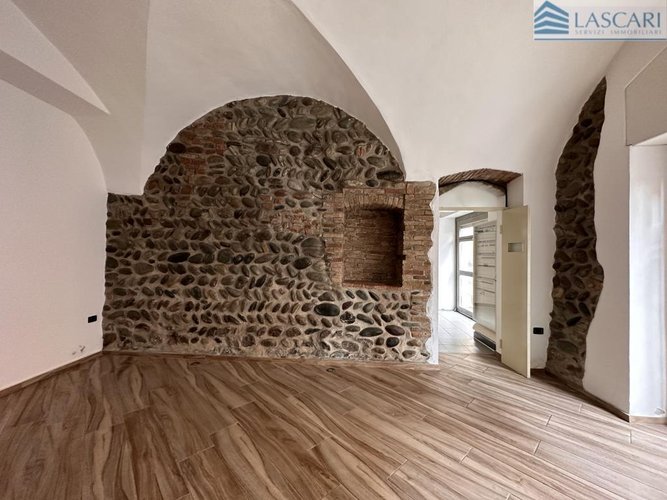 Negozio - Rif. 2550 Alzano Lombardo