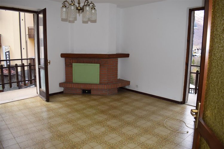 Oltre il Colle, vista cime Prealpi Orobie, affarone intero fabbricato con 3 alloggi + negozio Oltre il Colle