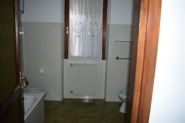 Oltre il Colle, vista cime Prealpi Orobie, affarone intero fabbricato con 3 alloggi + negozio Oltre il Colle