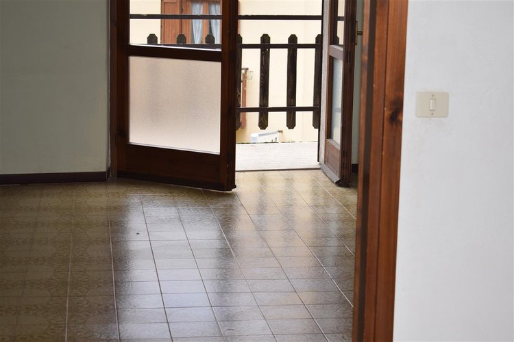 Oltre il Colle, vista cime Prealpi Orobie, affarone intero fabbricato con 3 alloggi + negozio Oltre il Colle