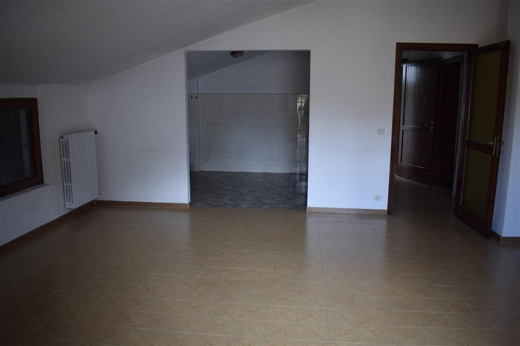 Oltre il Colle, vista cime Prealpi Orobie, affarone intero fabbricato con 3 alloggi + negozio Oltre il Colle