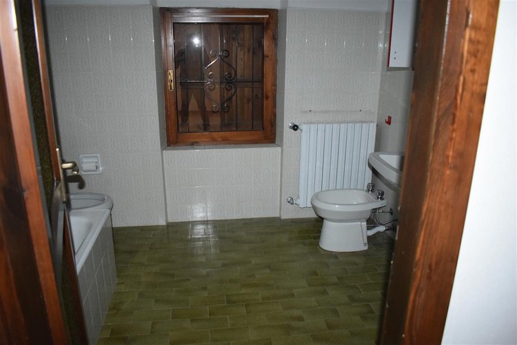 Oltre il Colle, vista cime Prealpi Orobie, affarone intero fabbricato con 3 alloggi + negozio Oltre il Colle