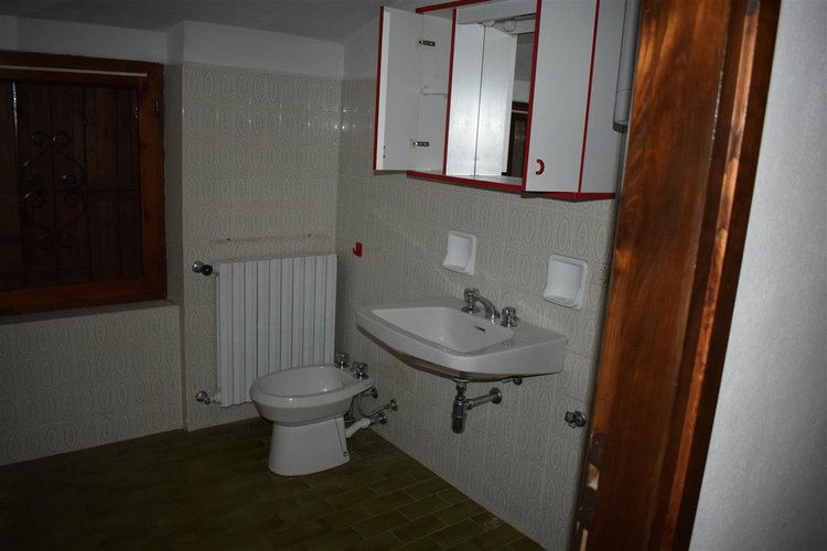 Oltre il Colle, vista cime Prealpi Orobie, affarone intero fabbricato con 3 alloggi + negozio Oltre il Colle