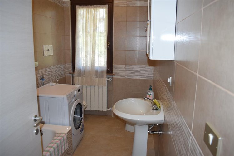 Serina in chalet montano, imperdibile trilocale con godibilissime terrazze panoramiche e box auto Serina