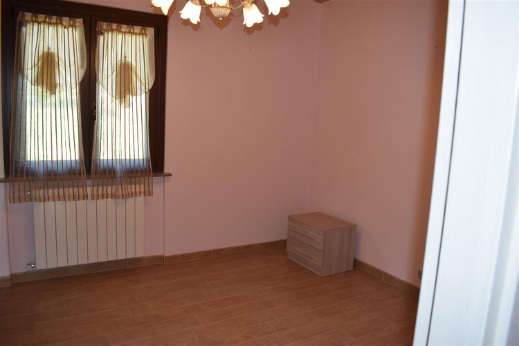 Serina in chalet montano, imperdibile trilocale con godibilissime terrazze panoramiche e box auto Serina