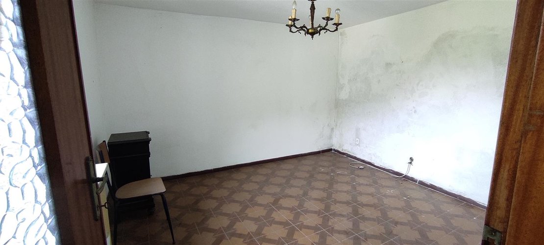 Sant’Omobono Terme vendesi ampia porzione di casa con cortile e giardino Sant'Omobono Terme