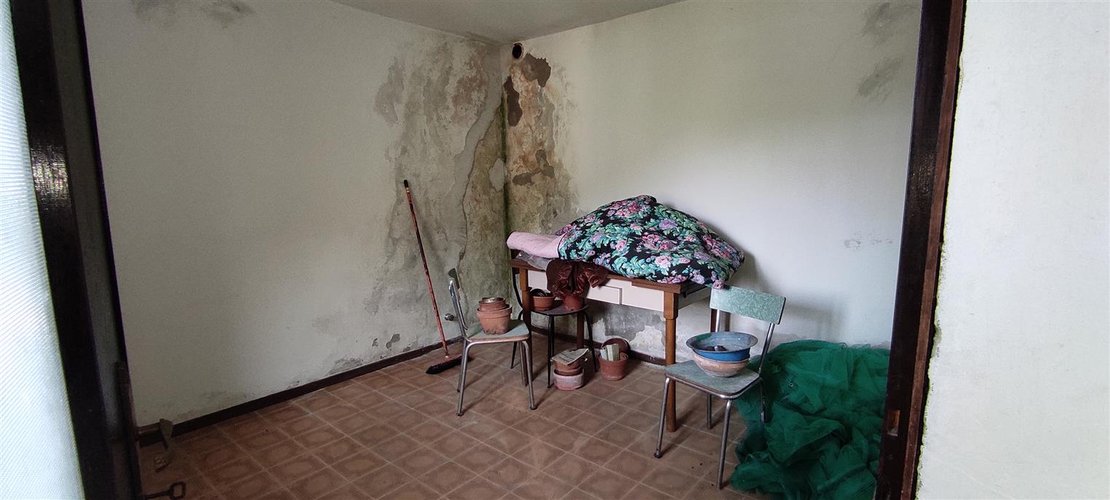 Sant’Omobono Terme vendesi ampia porzione di casa con cortile e giardino Sant'Omobono Terme