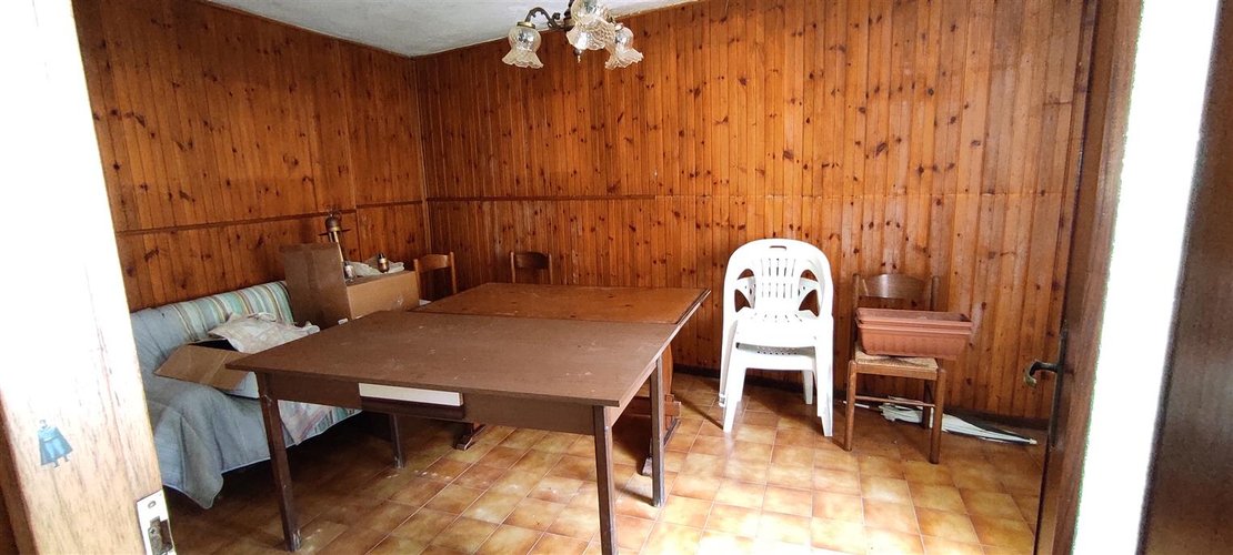 Sant’Omobono Terme vendesi ampia porzione di casa con cortile e giardino Sant'Omobono Terme