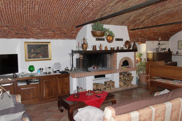 Villa d'epoca con dependance e giardino privato centro Bulciago(LC) Bulciago