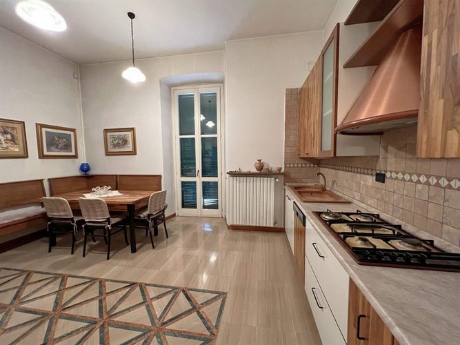 Villa d'epoca con dependance e giardino privato centro Bulciago(LC) Bulciago