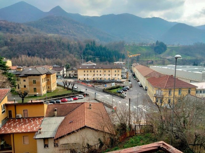 CENTRALE E LUMINOSISSIMA! Zogno