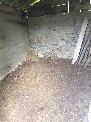 Taleggio, immerso nel verde, introvabile rustico indipendente con godibilissimo terreno a prato Taleggio