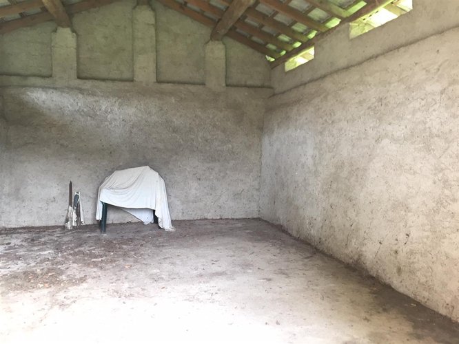 Taleggio, immerso nel verde, introvabile rustico indipendente con godibilissimo terreno a prato Taleggio