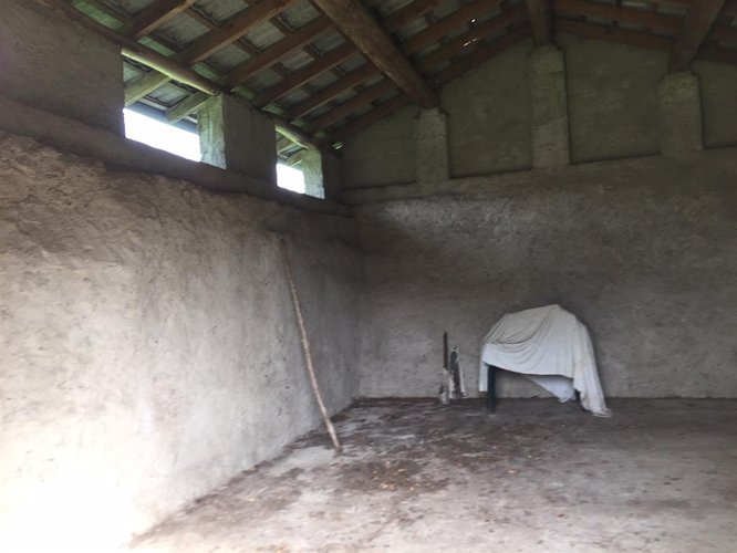 Taleggio, immerso nel verde, introvabile rustico indipendente con godibilissimo terreno a prato Taleggio