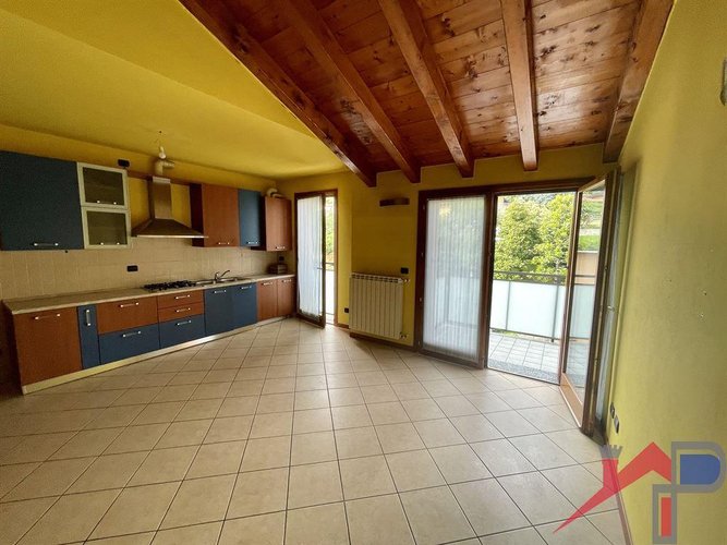 Caprino bilocale con box Caprino Bergamasco