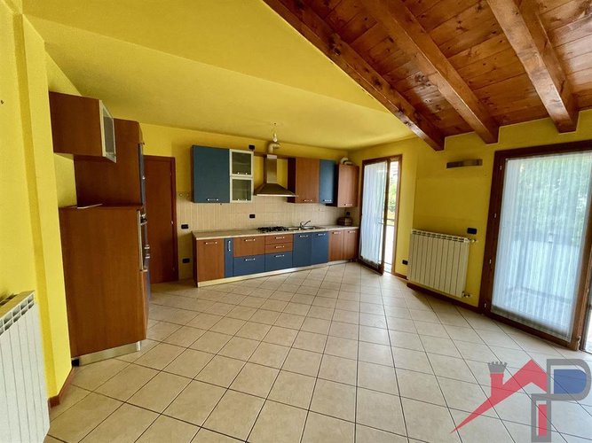 Caprino bilocale con box Caprino Bergamasco