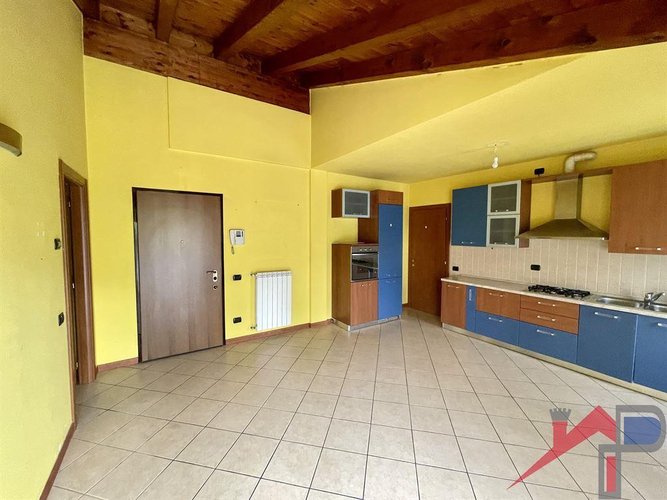 Caprino bilocale con box Caprino Bergamasco