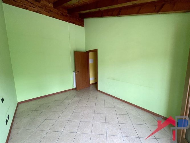 Caprino bilocale con box Caprino Bergamasco