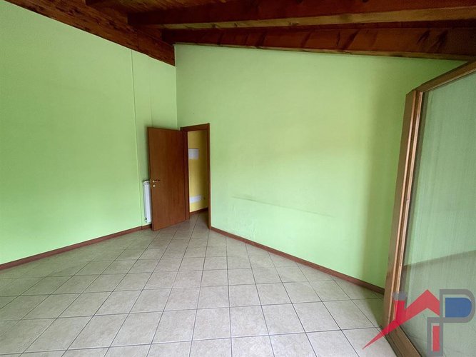 Caprino bilocale con box Caprino Bergamasco