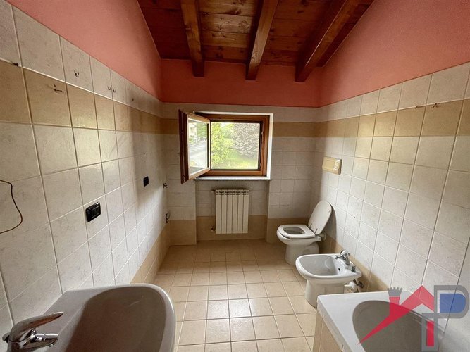 Caprino bilocale con box Caprino Bergamasco