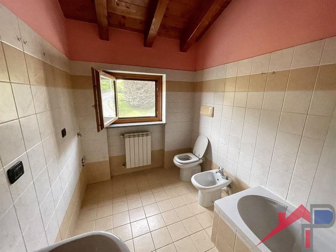 Caprino bilocale con box Caprino Bergamasco