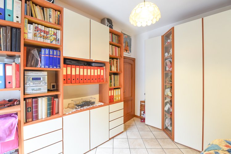 17/23 Appartamento in vendita Como