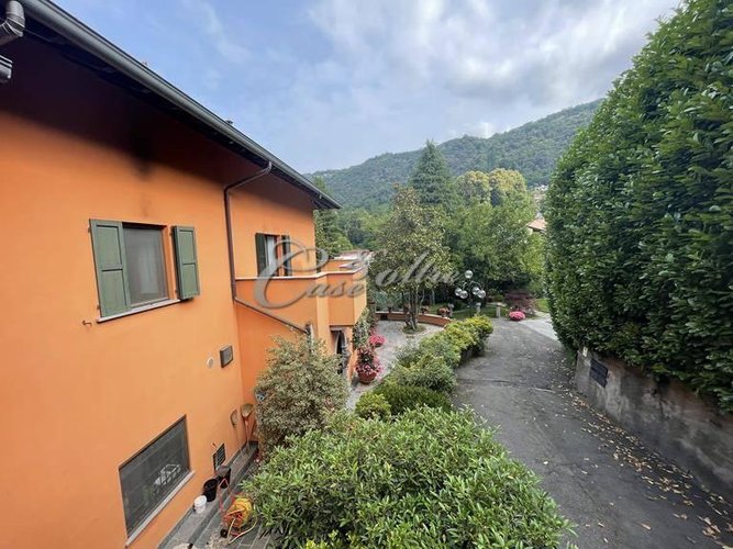 Locale Commerciale Como